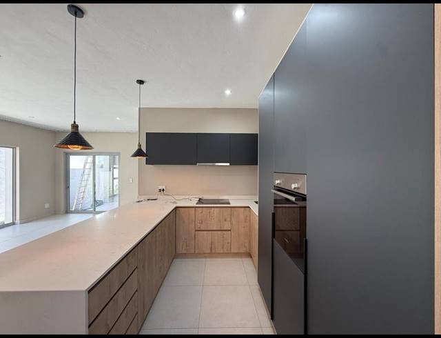 4 BEDROOM CLUSTER FOR SALE IN BRYANSTON